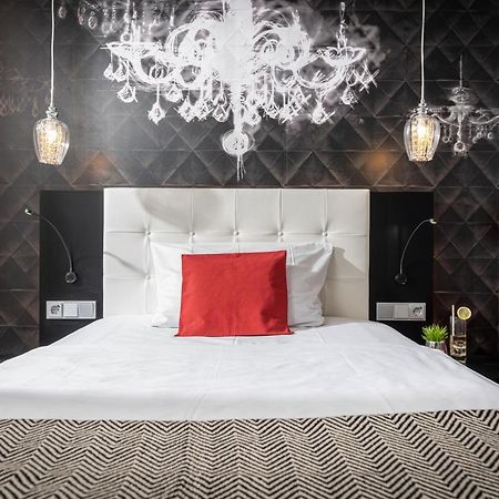 Hotel Monika Buettelborn ภายนอก รูปภาพ
